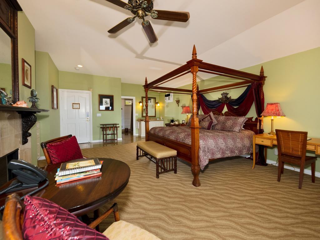 The Palms Cliff House Inn Honomu Экстерьер фото